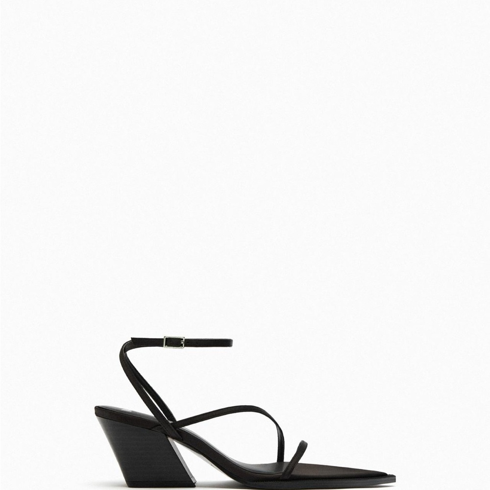Zara Black Heels Elegant Design